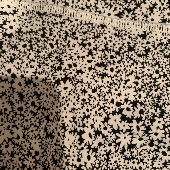 Cropped lulu lemon leggings. - Picture 2 of 2